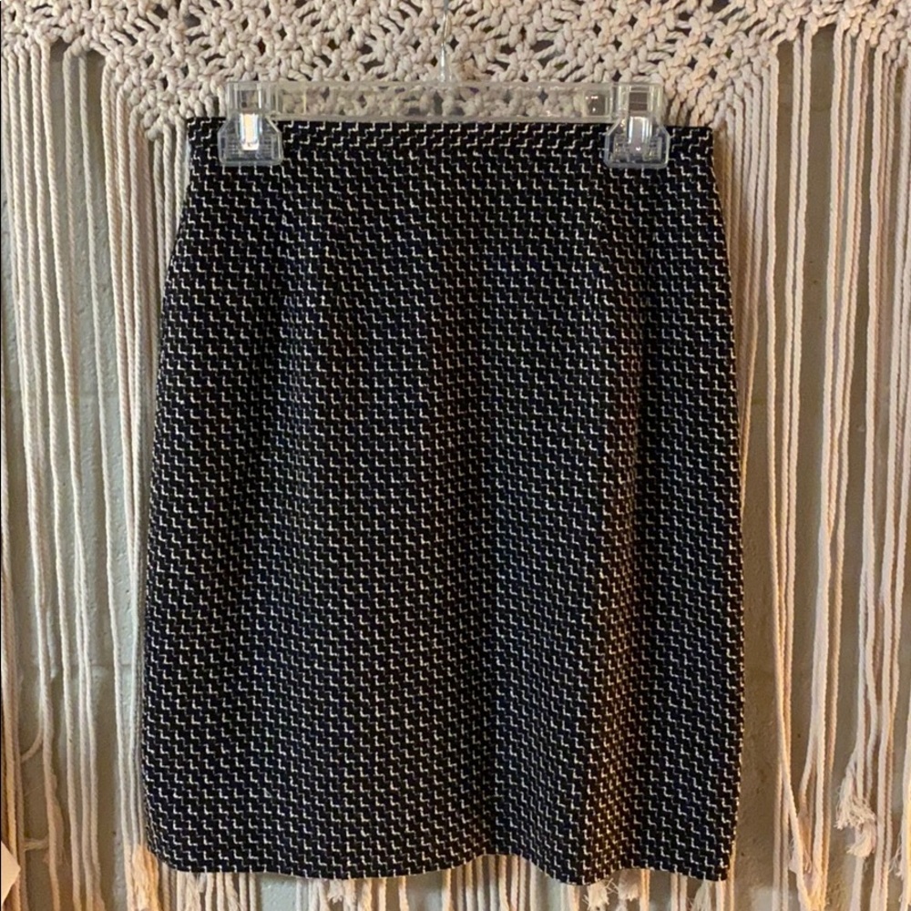 Patterned professional skirt